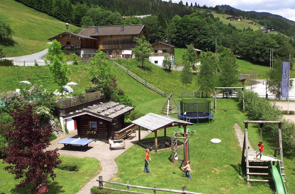 Landhaus St. Georg Acomodação com café da manhã Saalbach-Hinterglemm Exterior foto